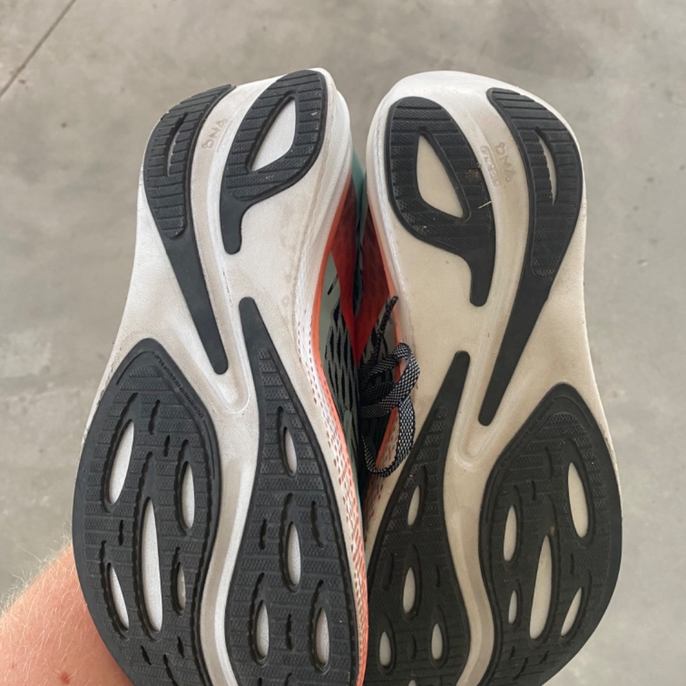 Brooks Hyperion Max - Picture 2 of 4